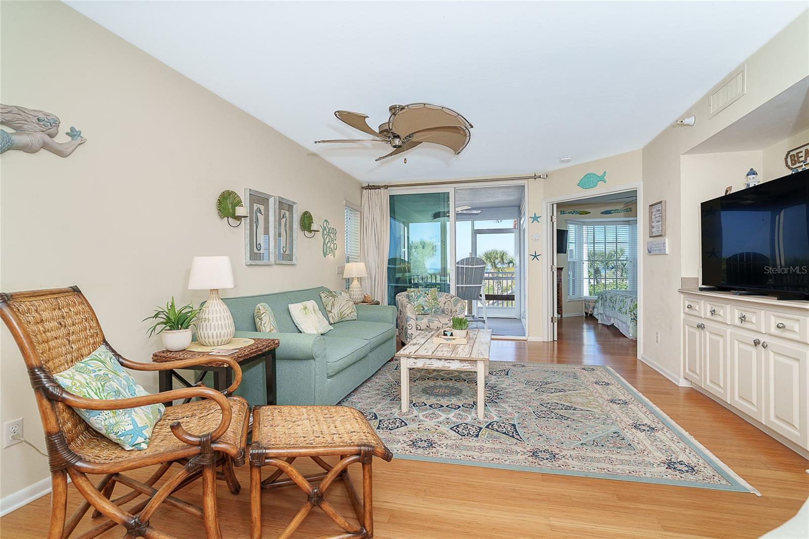 Image 11 of 43 For 7438 Palm Island Drive 3712