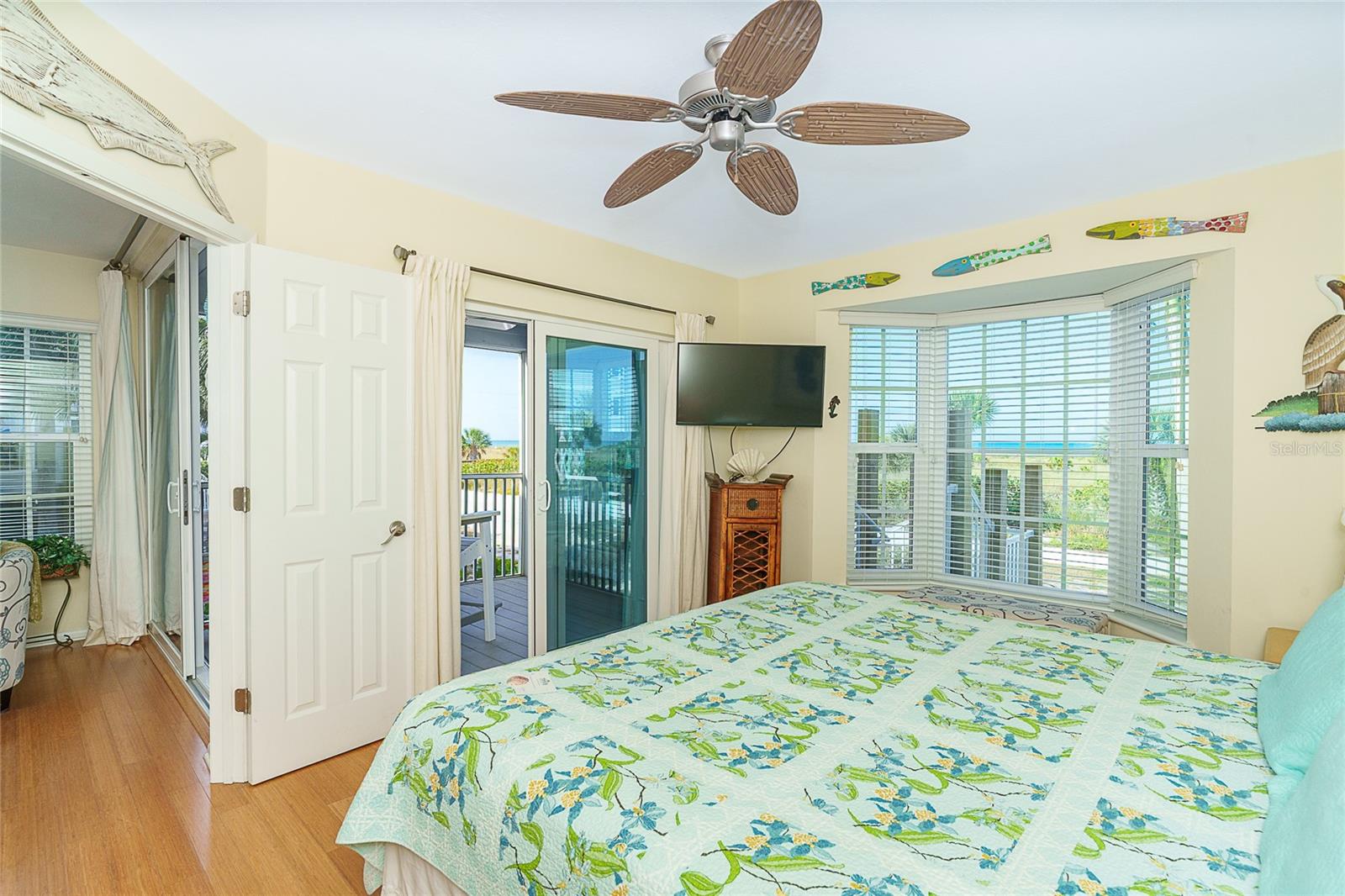 Image 20 of 43 For 7438 Palm Island Drive 3712