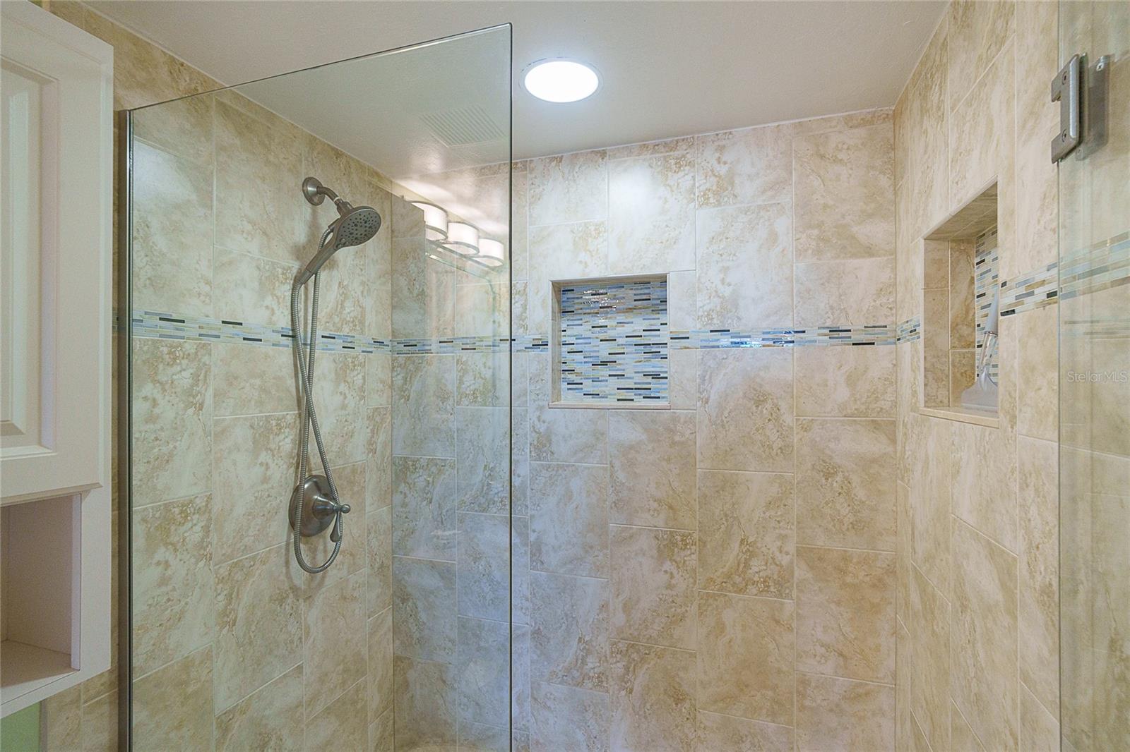 Image 24 of 43 For 7438 Palm Island Drive 3712