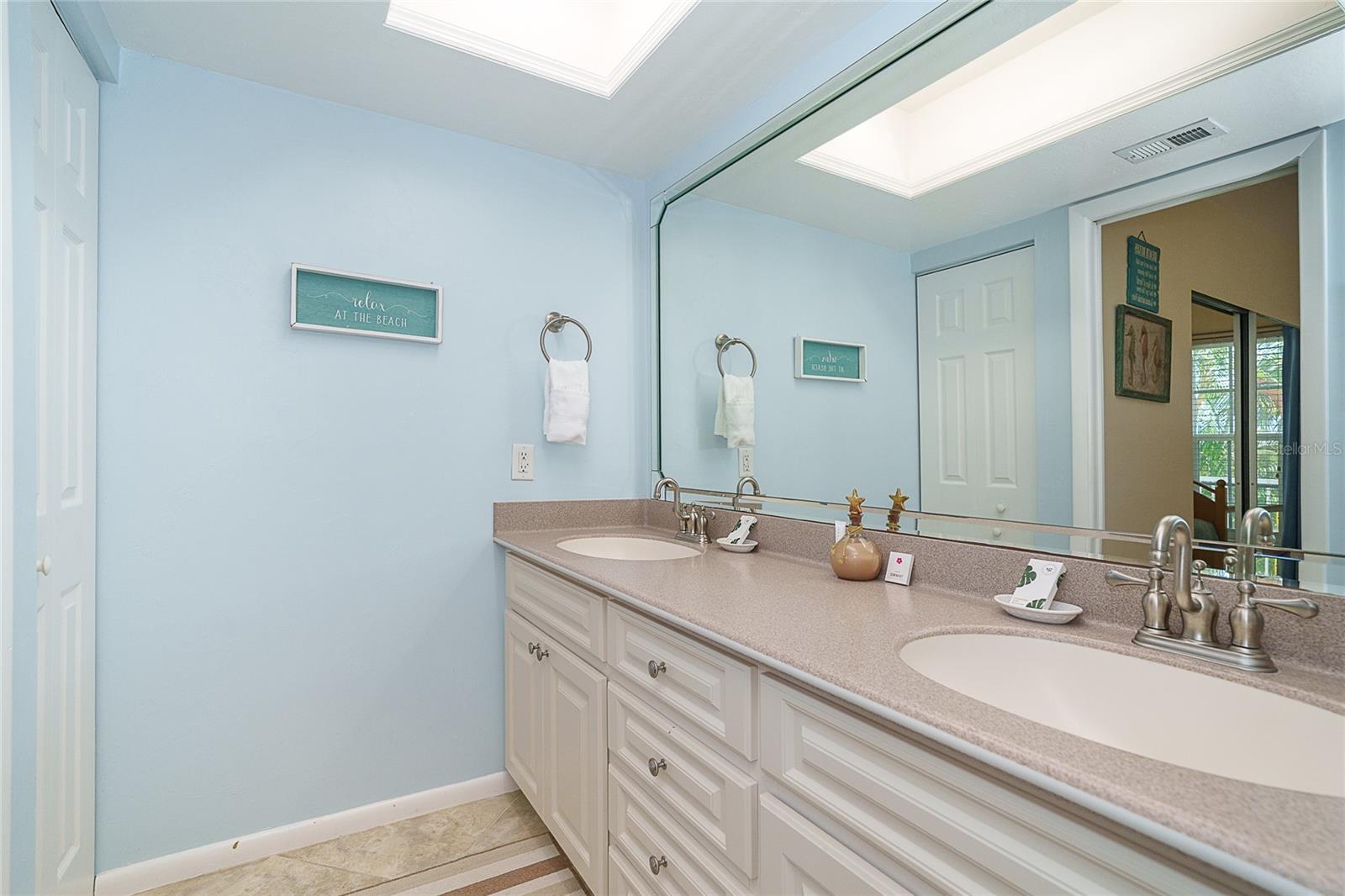 Image 29 of 43 For 7438 Palm Island Drive 3712