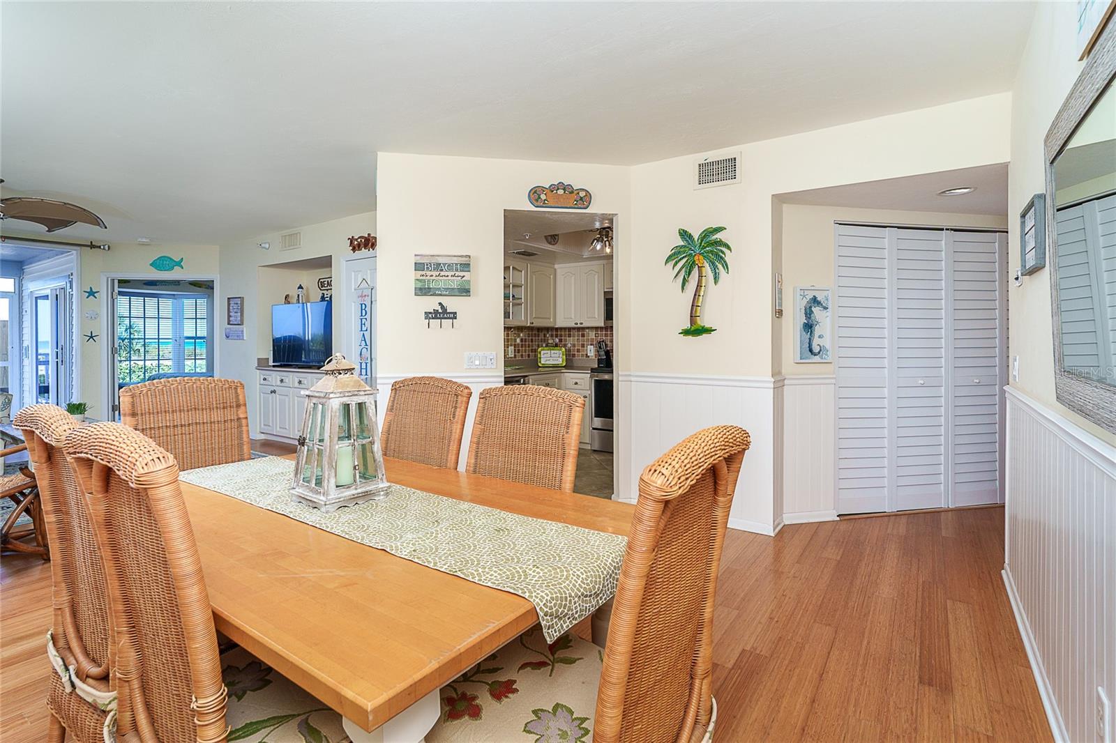 Image 6 of 43 For 7438 Palm Island Drive 3712