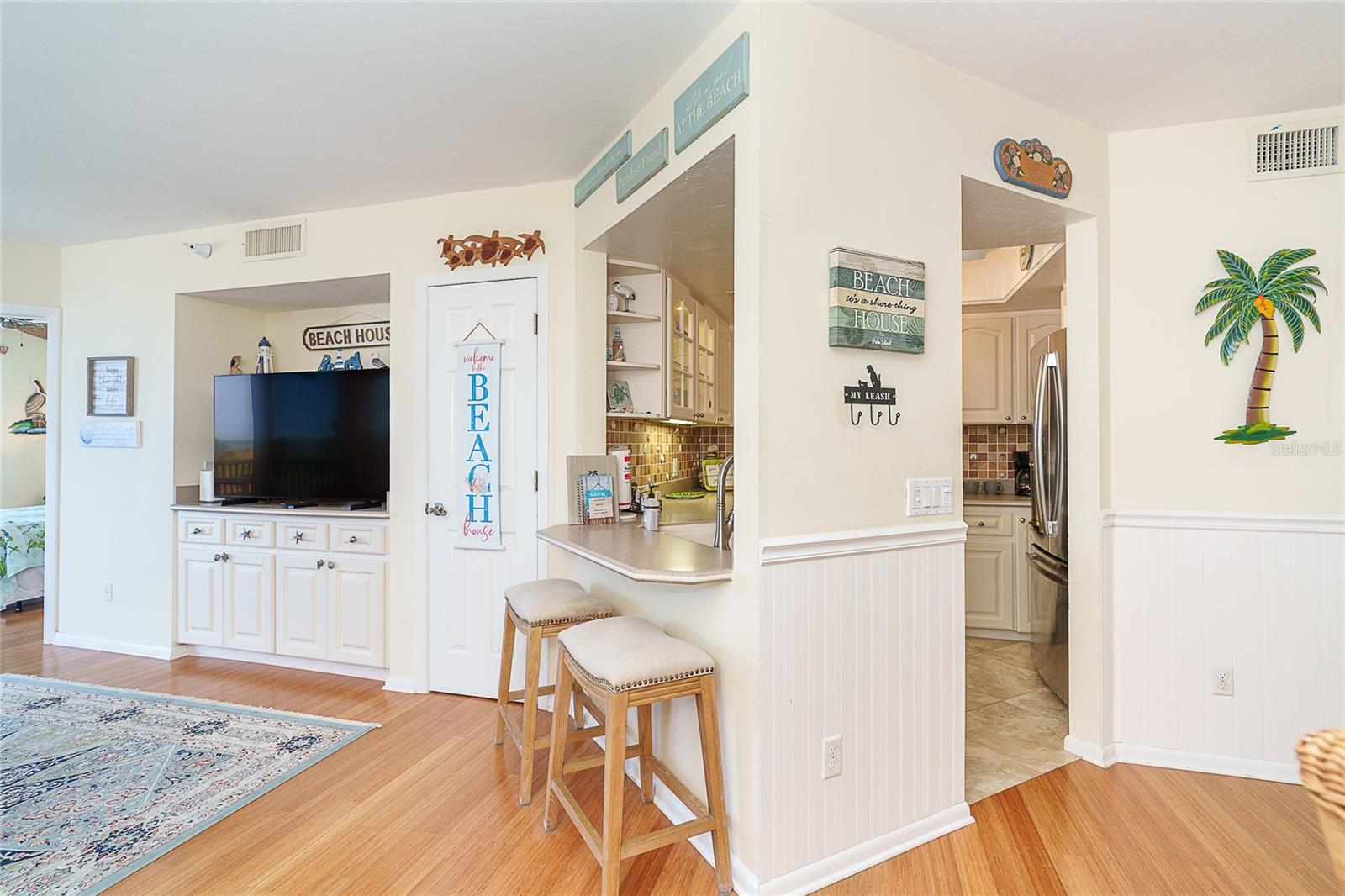 Image 7 of 43 For 7438 Palm Island Drive 3712