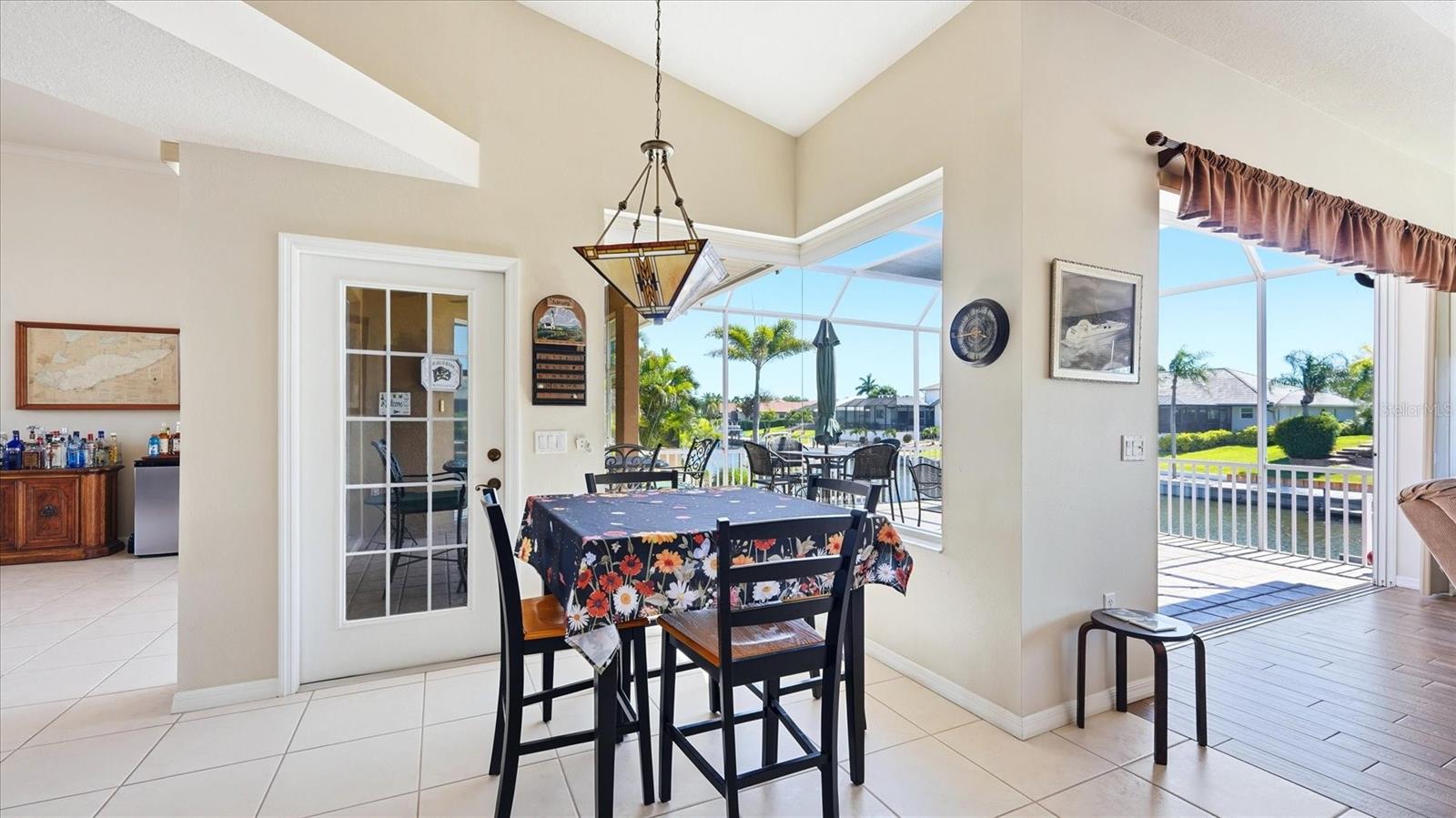 Image 13 of 40 For 324 Oakwood Circle