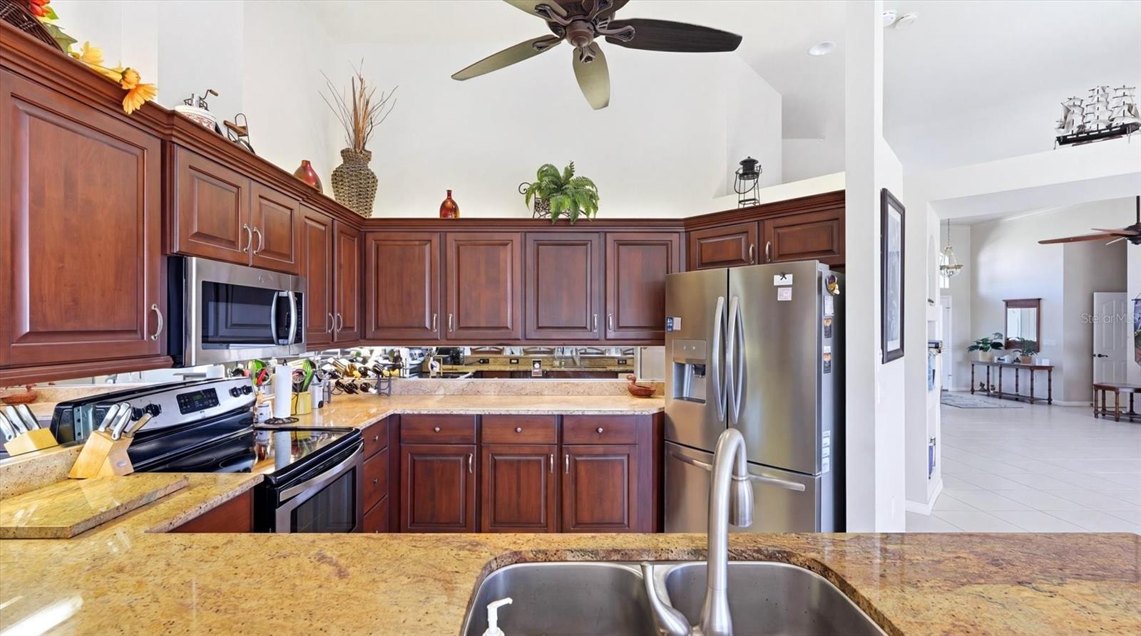 Image 16 of 40 For 324 Oakwood Circle