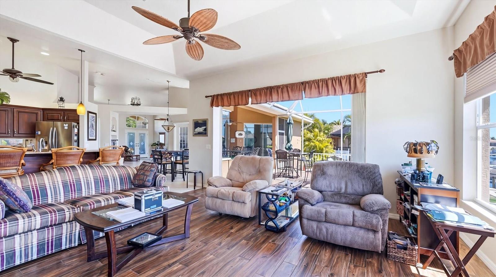 Image 18 of 40 For 324 Oakwood Circle