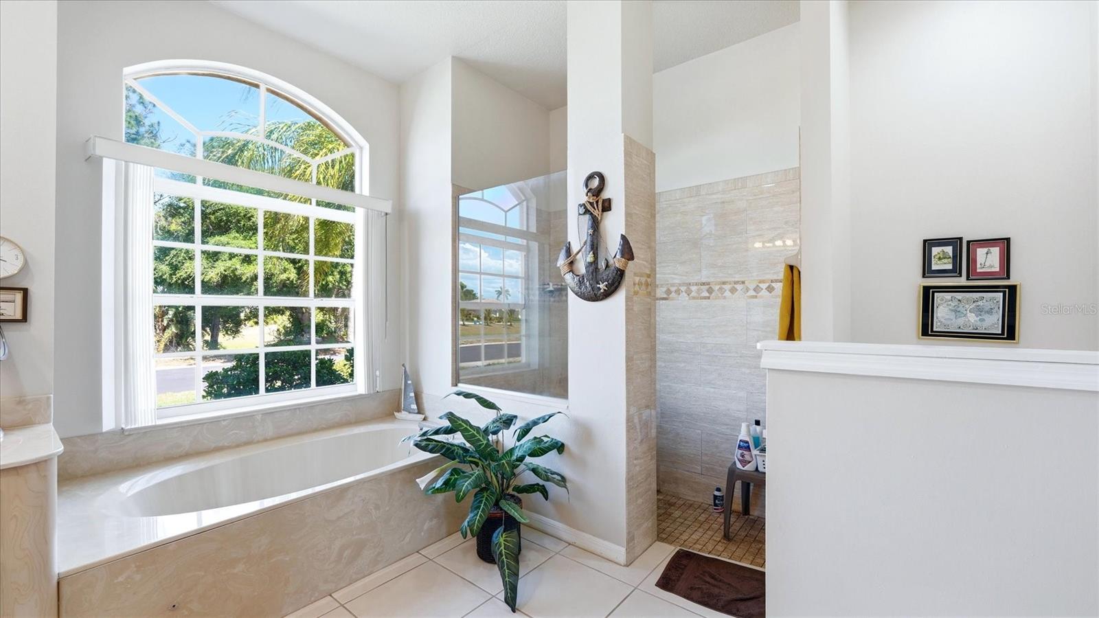 Image 23 of 40 For 324 Oakwood Circle