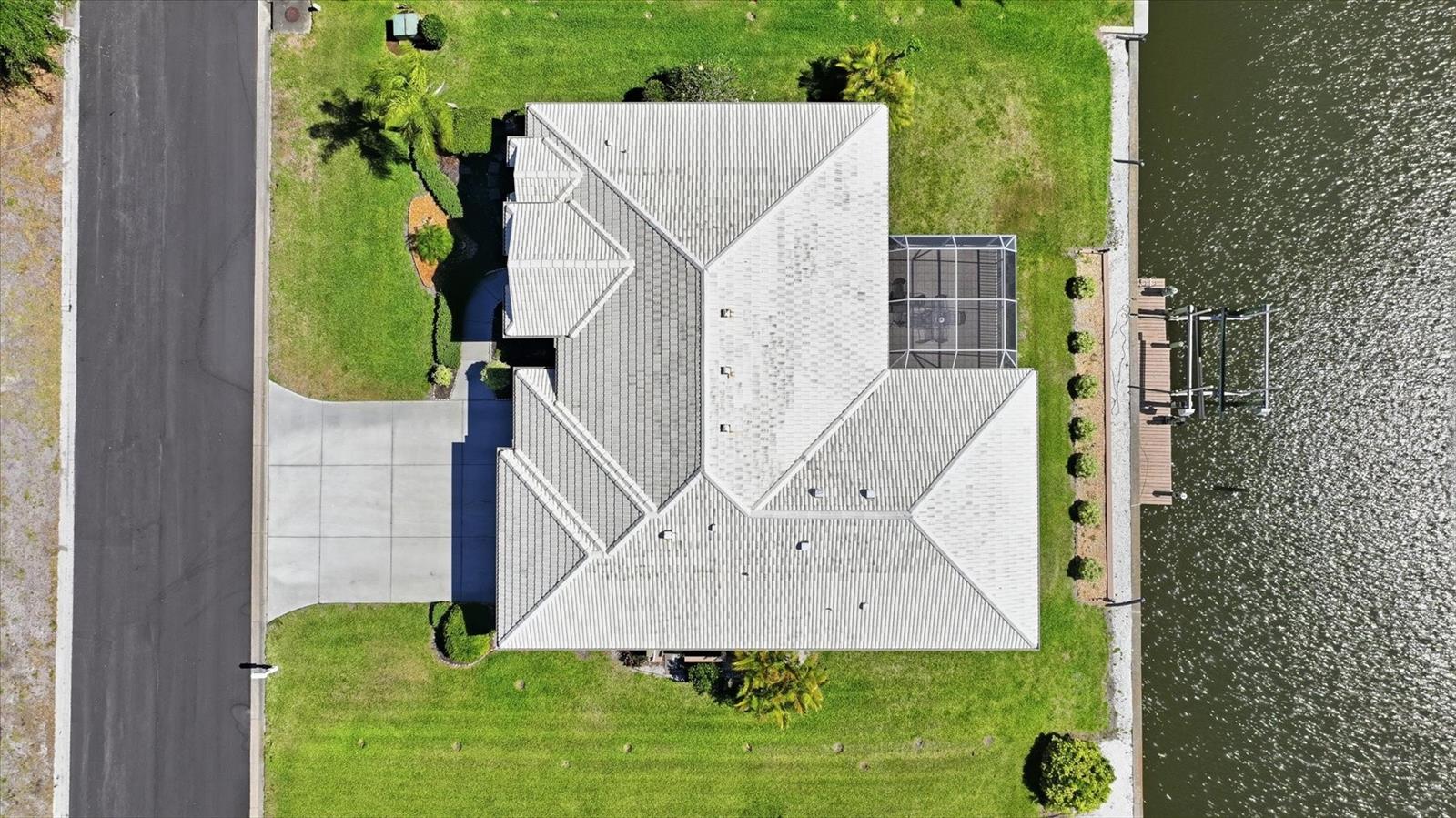 Image 34 of 40 For 324 Oakwood Circle