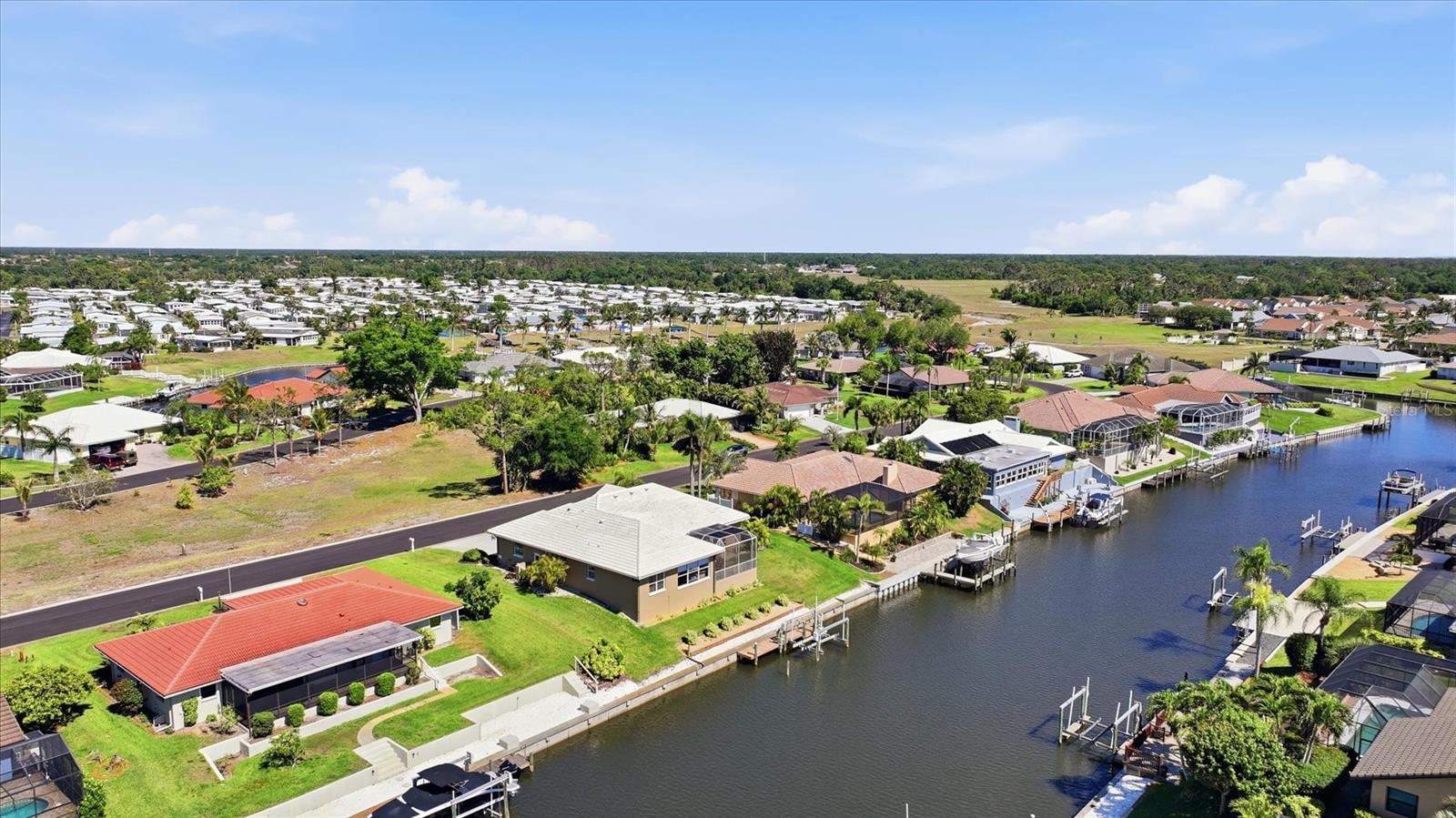 Image 35 of 40 For 324 Oakwood Circle