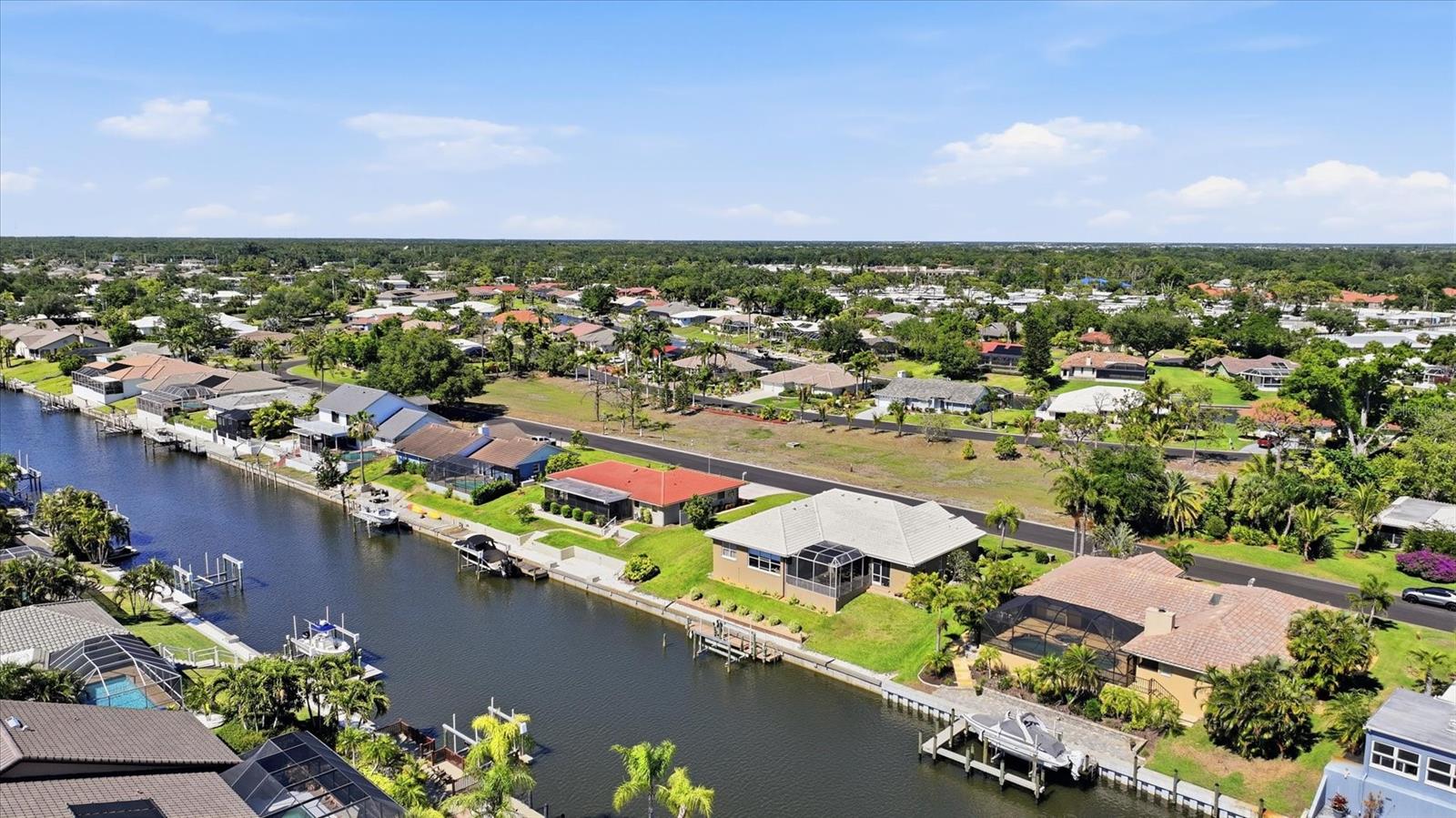 Image 36 of 40 For 324 Oakwood Circle