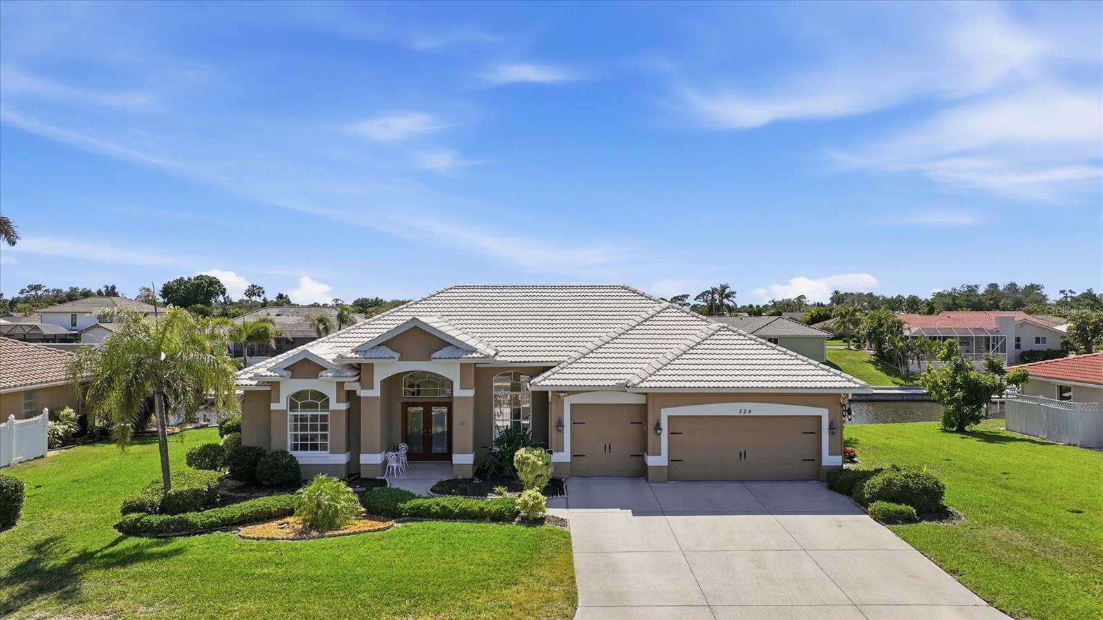 Image 4 of 40 For 324 Oakwood Circle