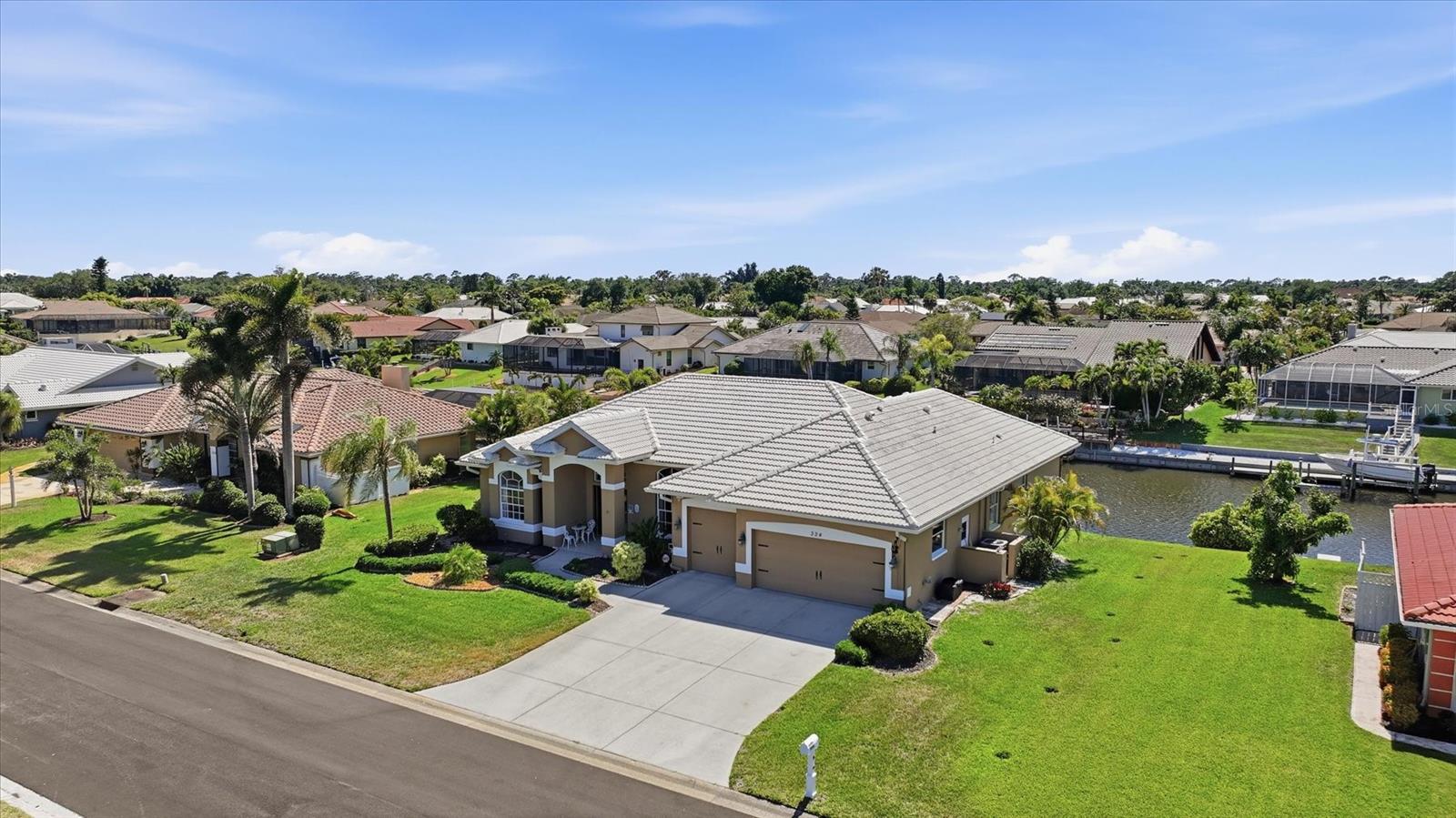 Image 7 of 40 For 324 Oakwood Circle