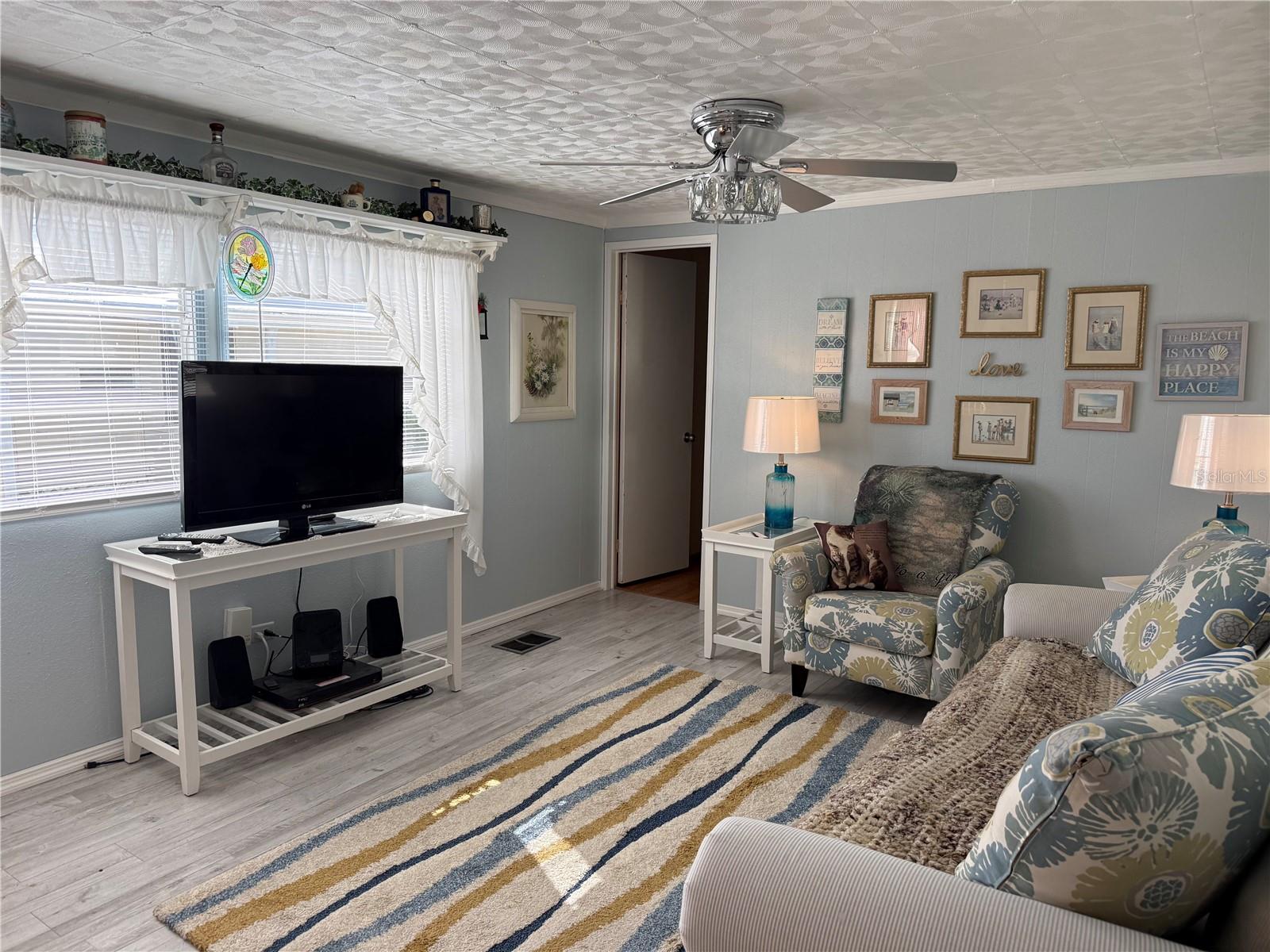 Image 15 of 74 For 527 Blackburn Boulevard