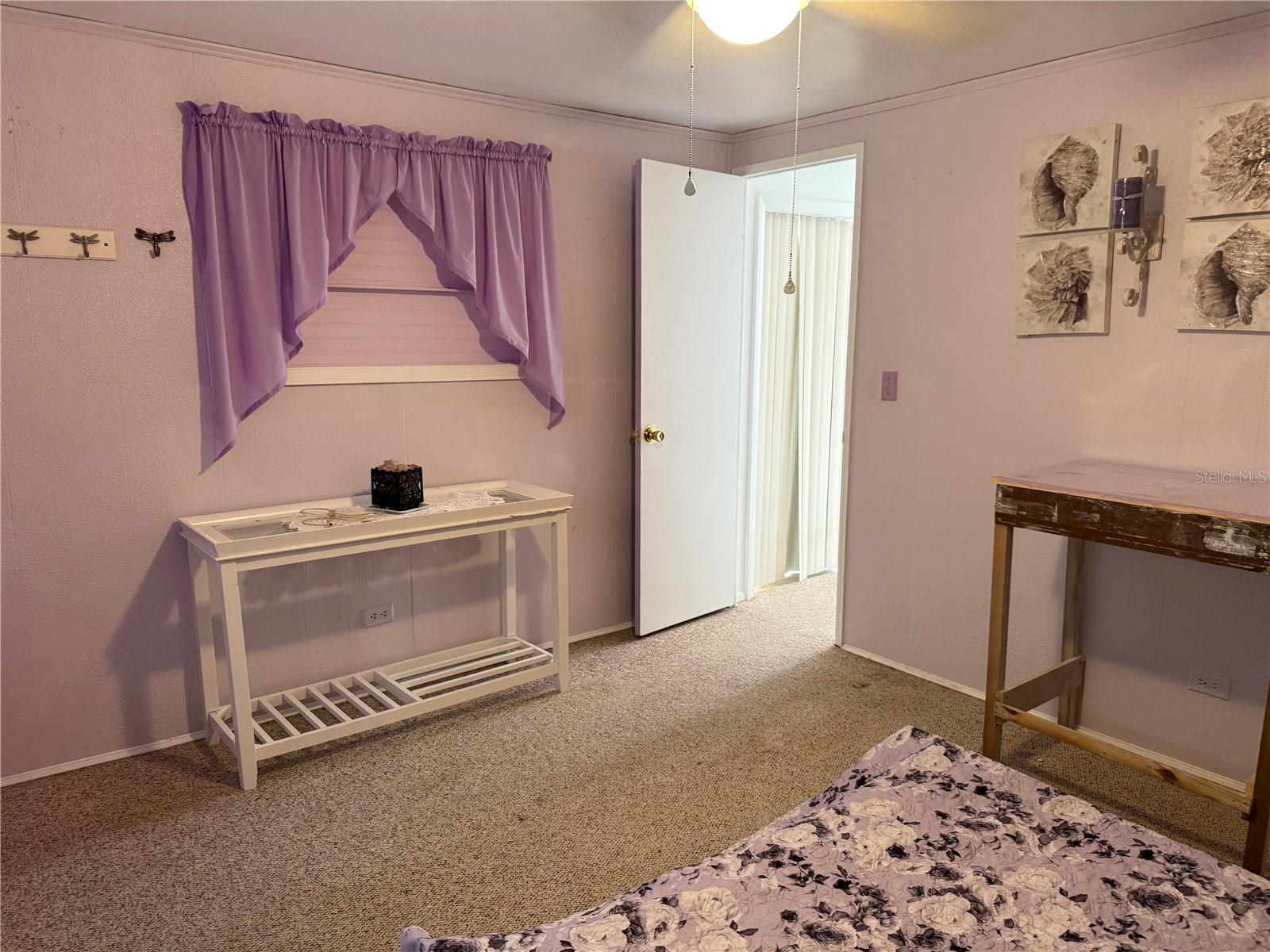 Image 18 of 74 For 527 Blackburn Boulevard