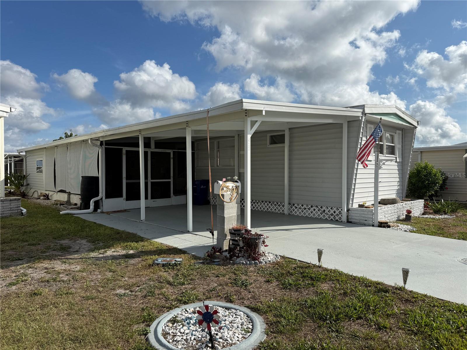 Image 5 of 74 For 527 Blackburn Boulevard