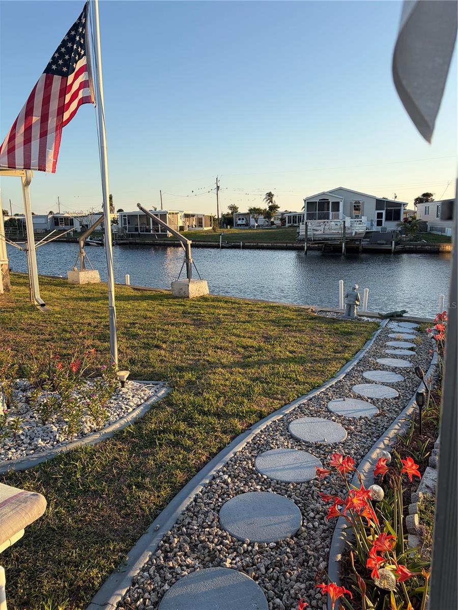 Image 9 of 74 For 527 Blackburn Boulevard