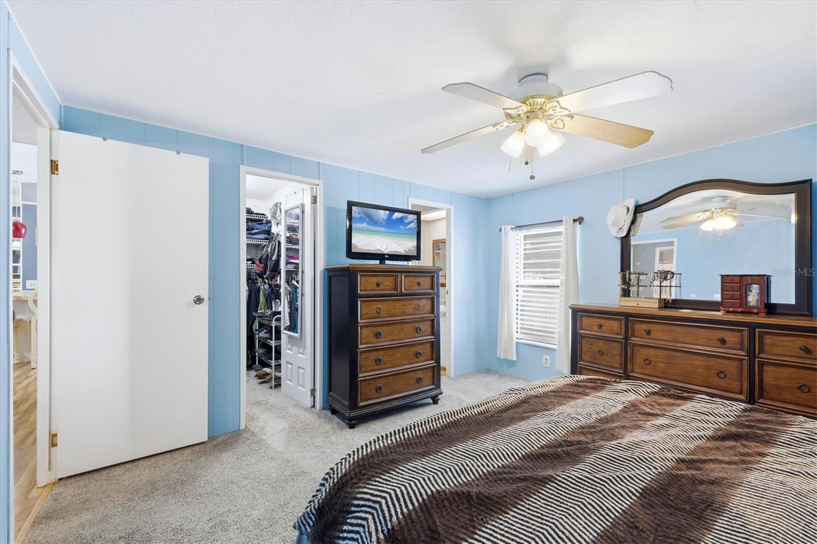 Image 13 of 42 For 6167 Oriole Boulevard