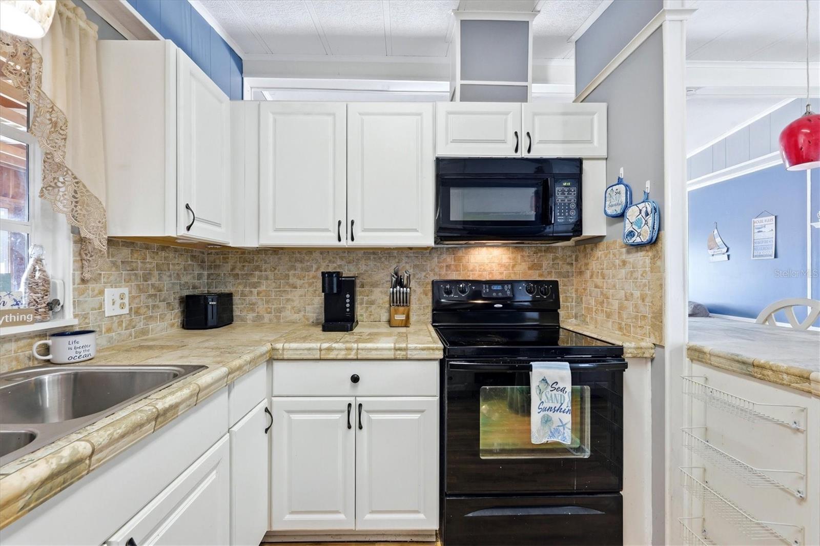 Image 9 of 42 For 6167 Oriole Boulevard