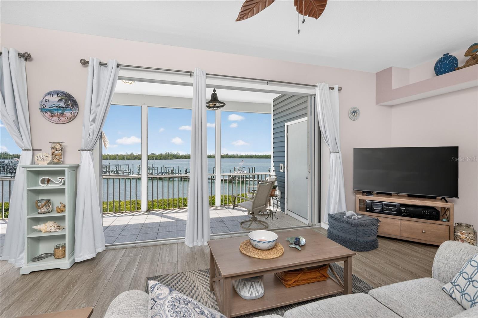 Image 10 of 95 For 1390 Beach Road 1
