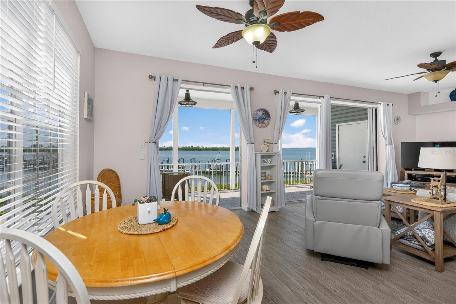 Image 12 of 95 For 1390 Beach Road 1