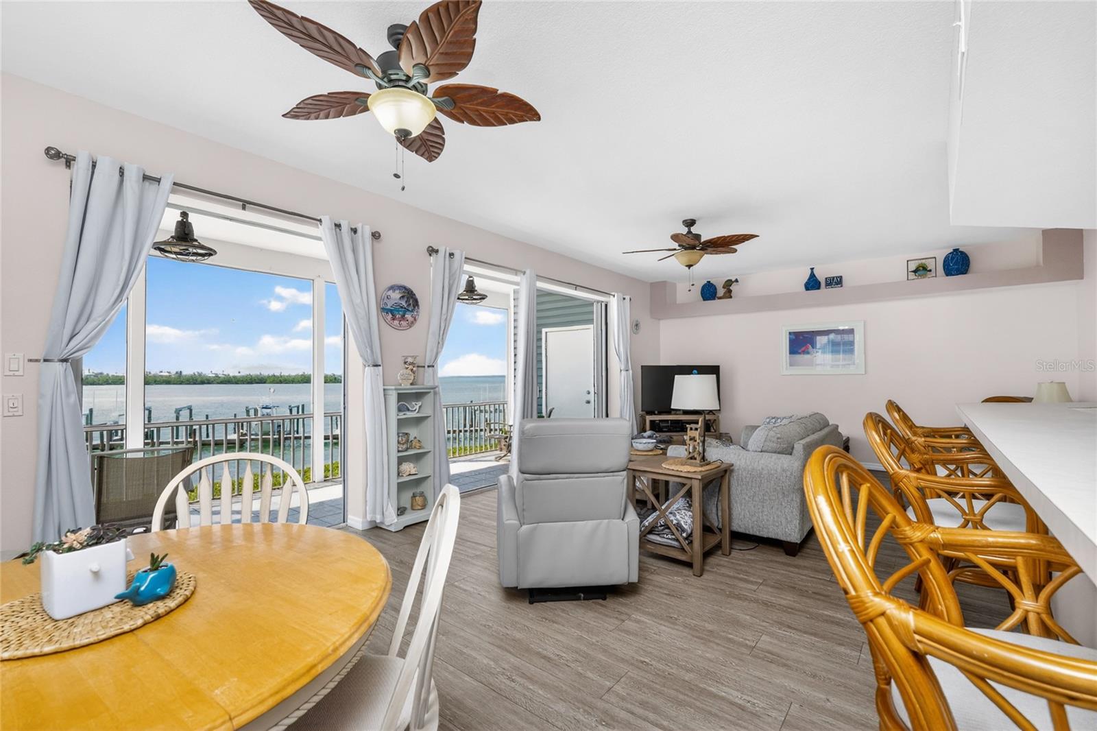 Image 13 of 95 For 1390 Beach Road 1