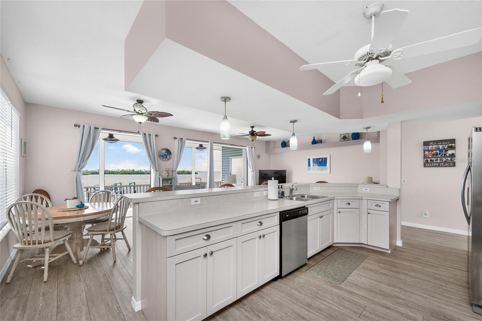 Image 22 of 95 For 1390 Beach Road 1