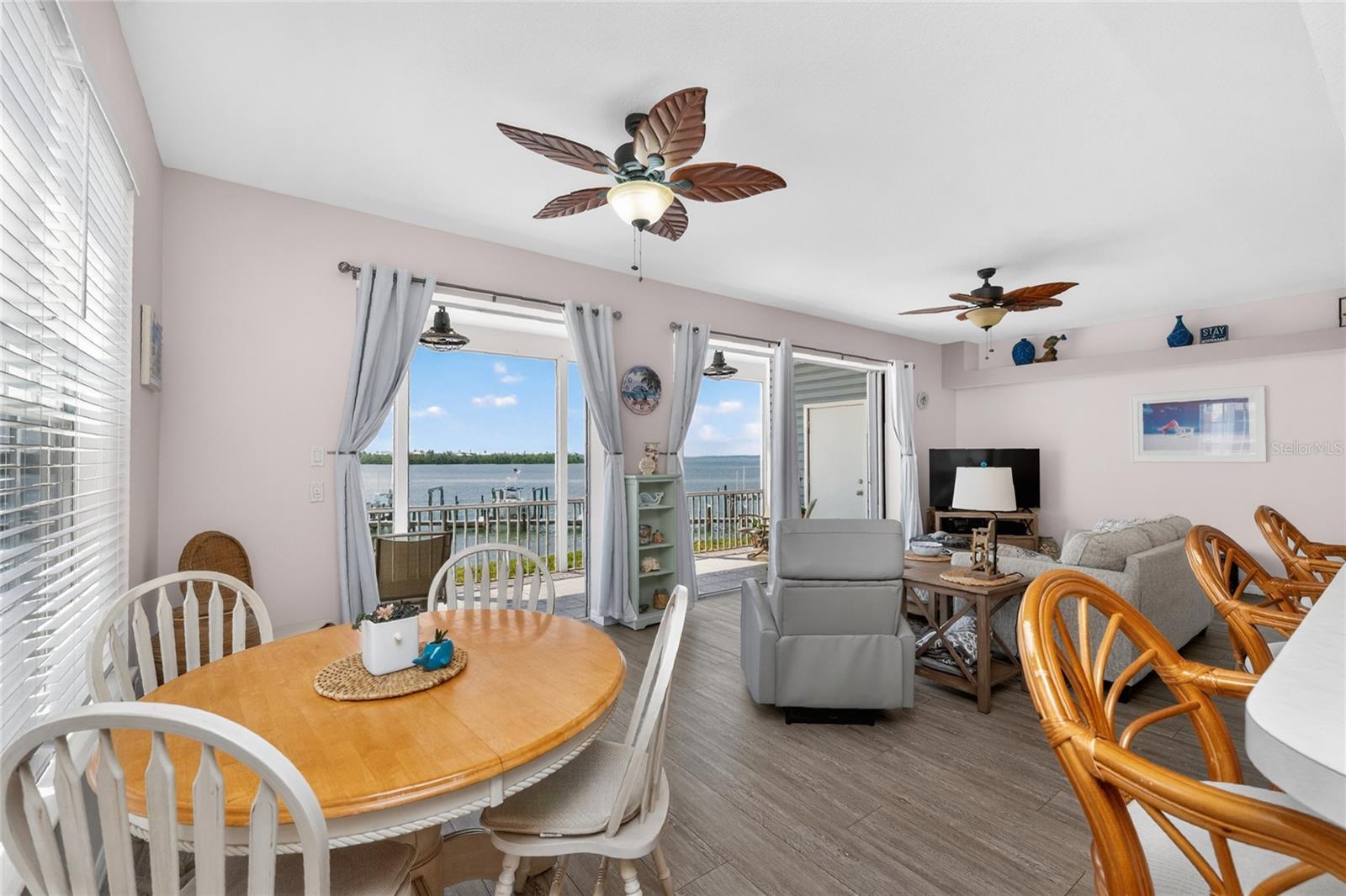 Image 23 of 95 For 1390 Beach Road 1