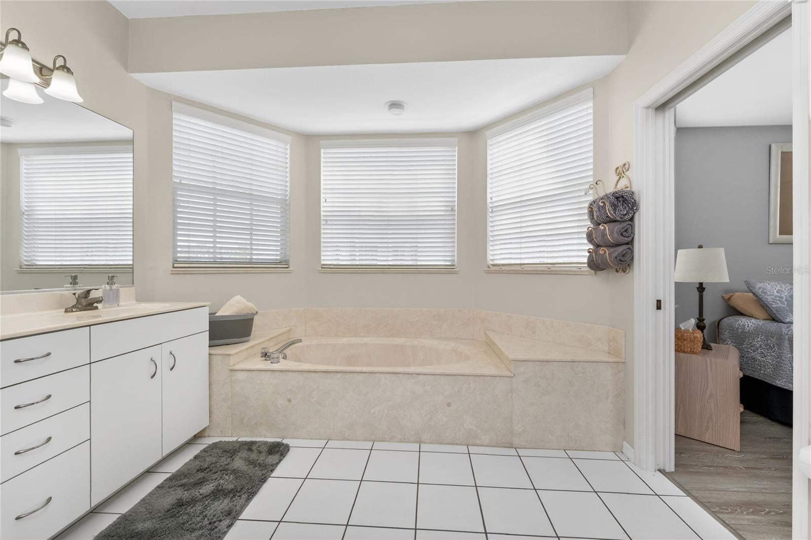Image 38 of 95 For 1390 Beach Road 1