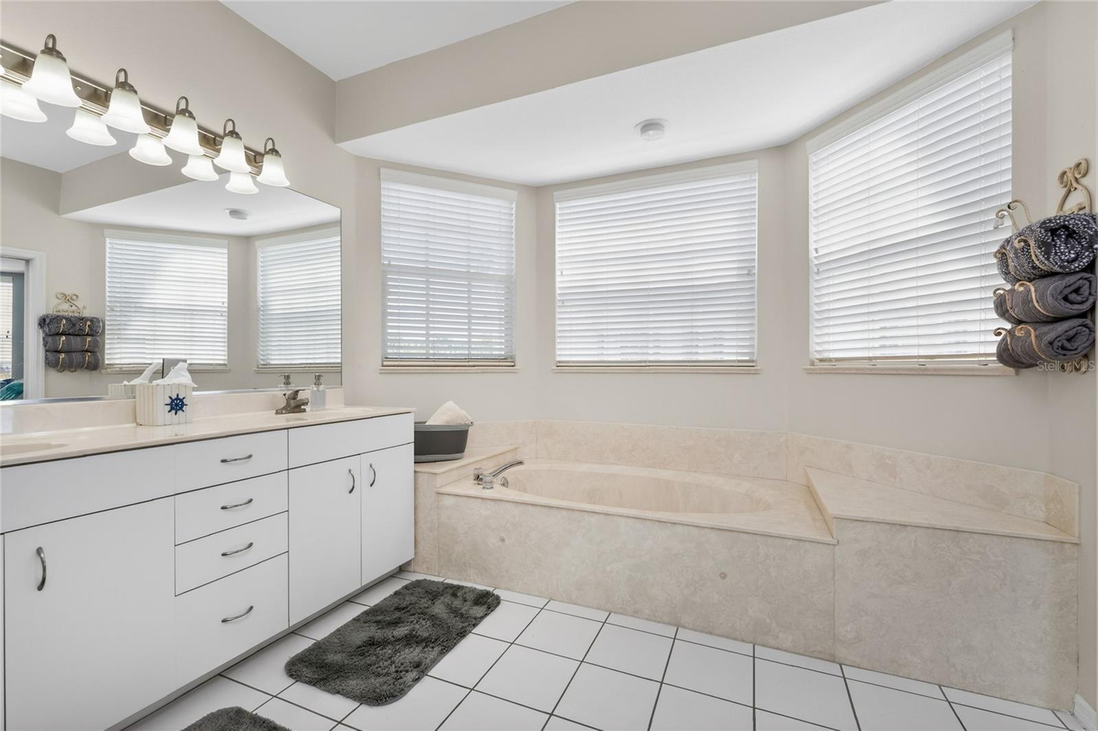 Image 39 of 95 For 1390 Beach Road 1