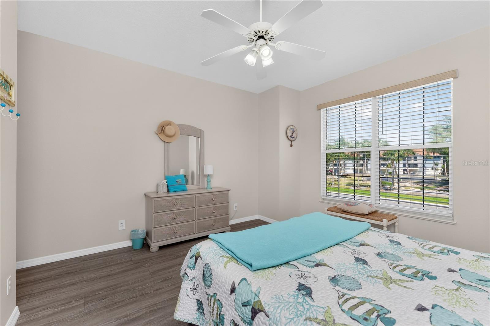Image 42 of 95 For 1390 Beach Road 1
