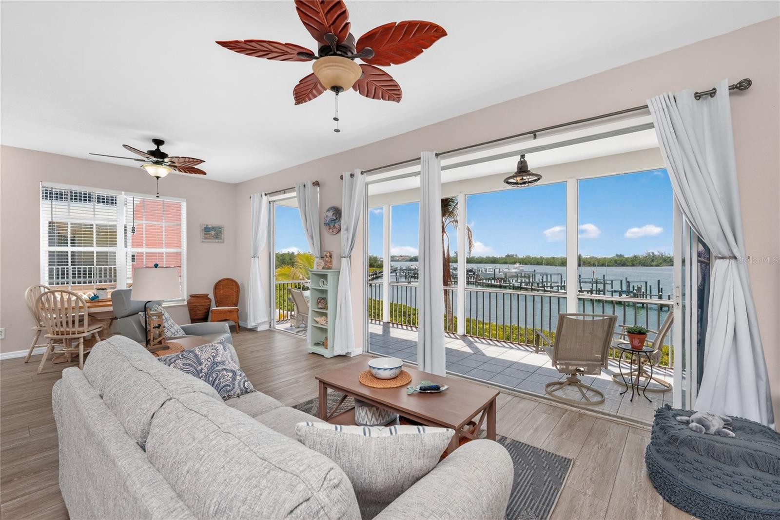 Image 7 of 95 For 1390 Beach Road 1