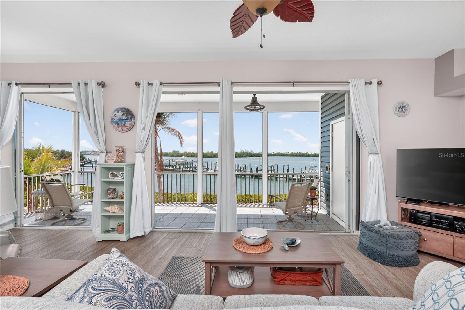 Image 8 of 95 For 1390 Beach Road 1