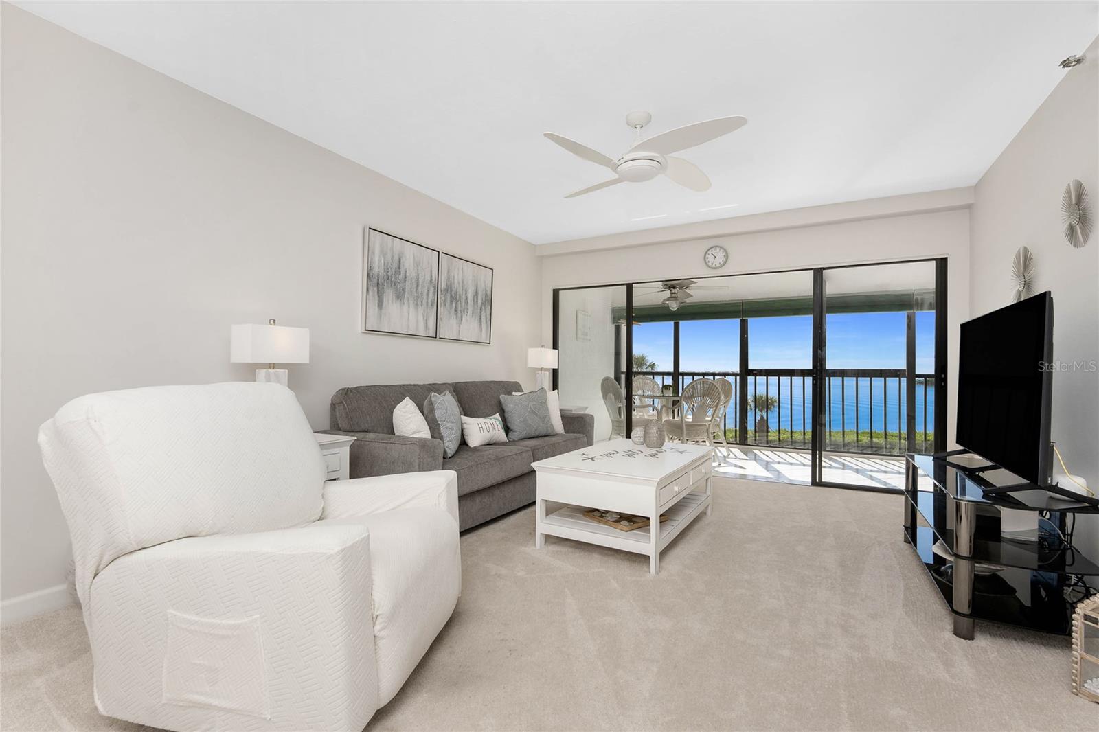 Image 14 of 47 For 1551 Beach Road 306