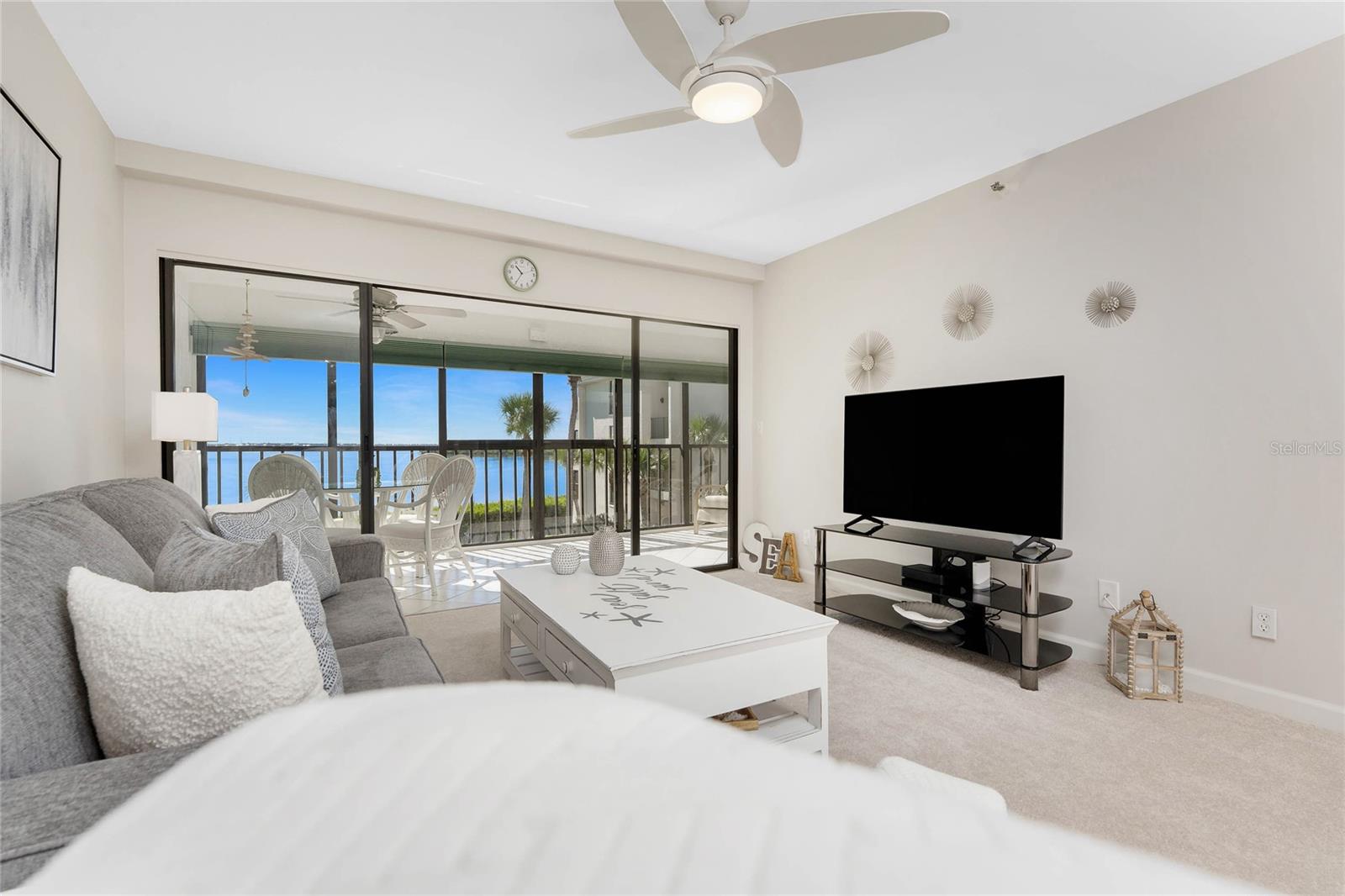 Image 15 of 47 For 1551 Beach Road 306