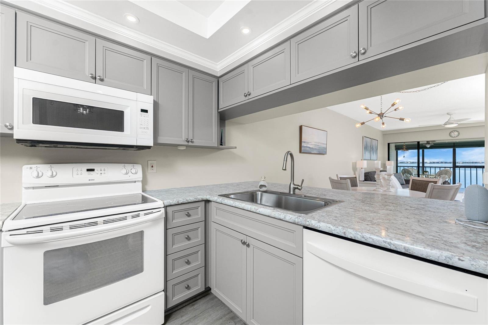 Image 21 of 47 For 1551 Beach Road 306