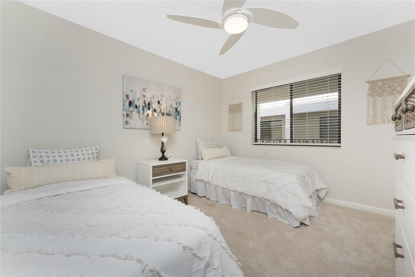 Image 31 of 47 For 1551 Beach Road 306