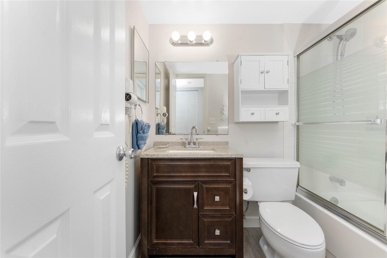 Image 34 of 47 For 1551 Beach Road 306