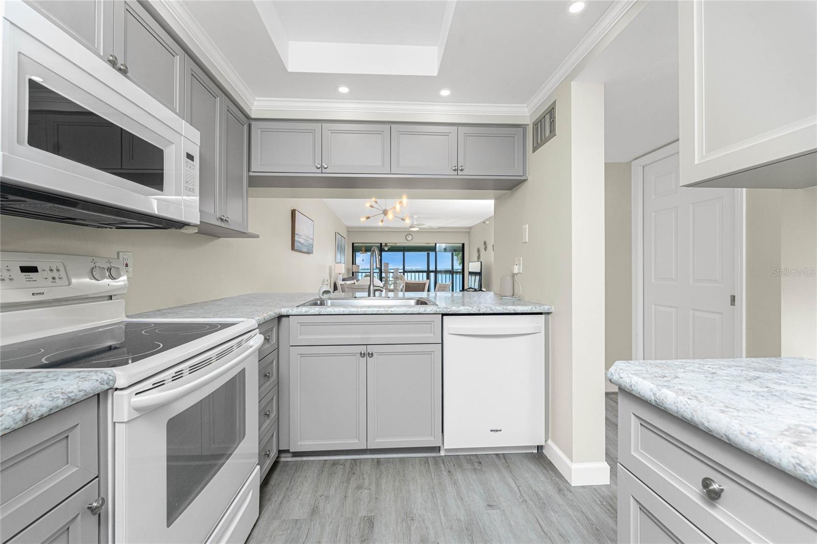 Image 5 of 47 For 1551 Beach Road 306