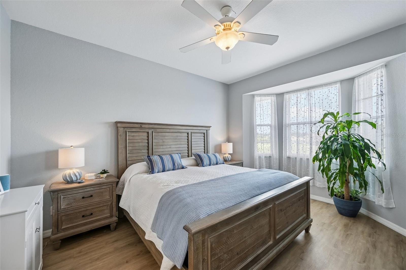 Image 17 of 61 For 1003 Fairwaycove Lane 201