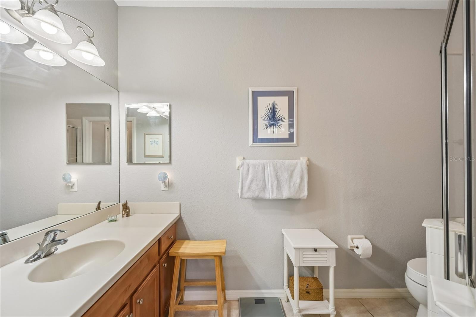 Image 21 of 61 For 1003 Fairwaycove Lane 201
