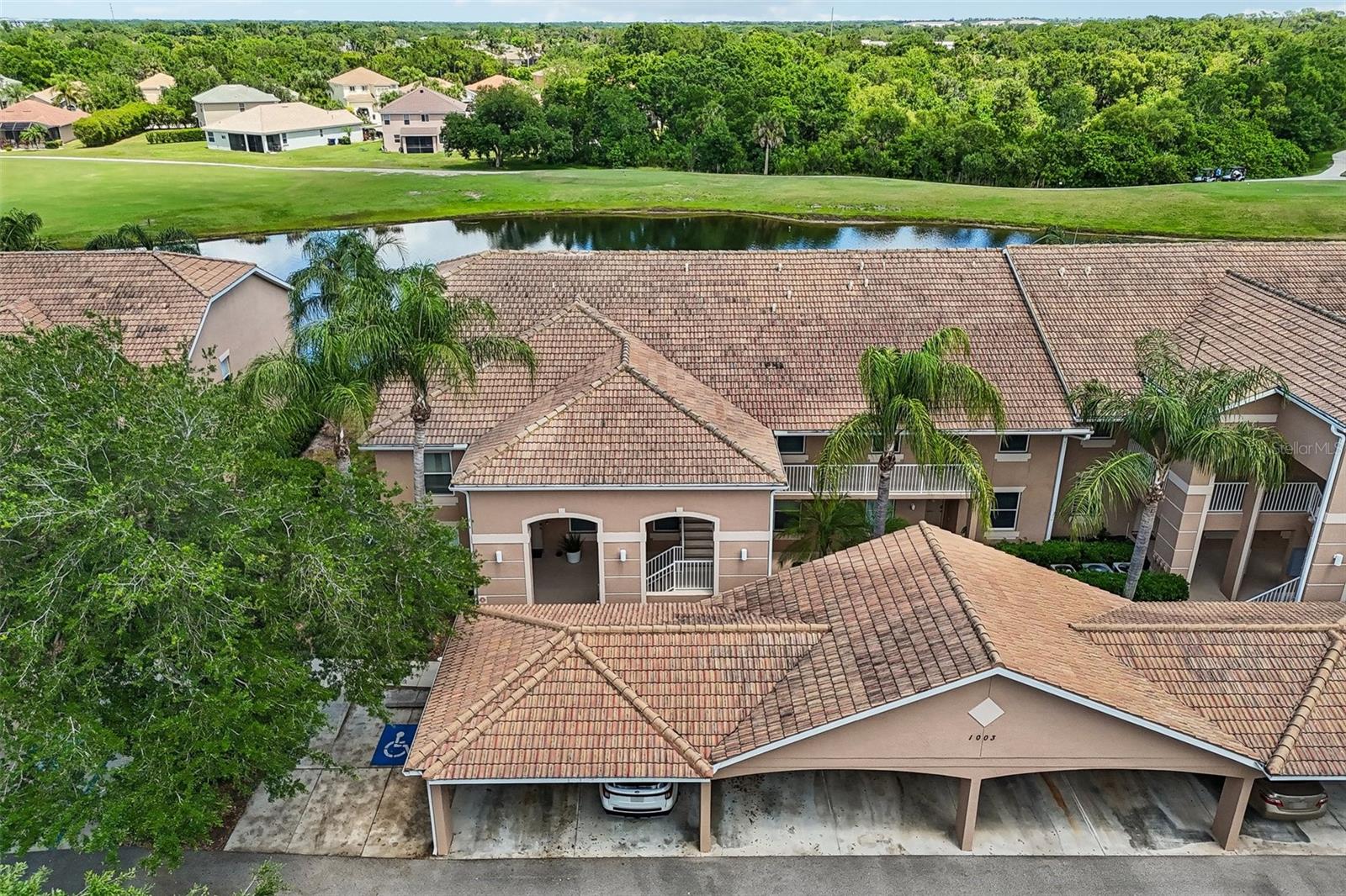 Image 31 of 61 For 1003 Fairwaycove Lane 201