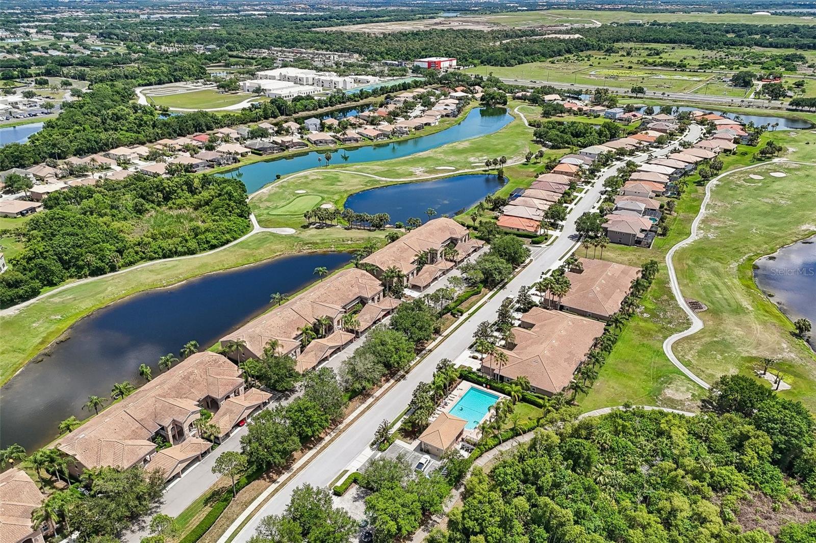 Image 39 of 61 For 1003 Fairwaycove Lane 201