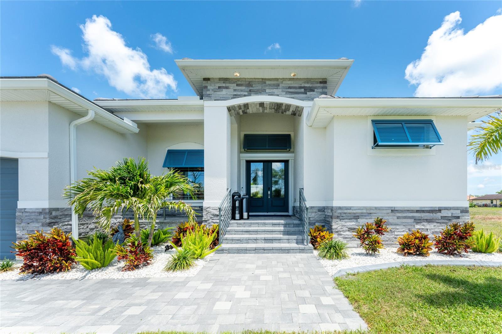 Image 7 of 55 For 255 Rotonda Boulevard S