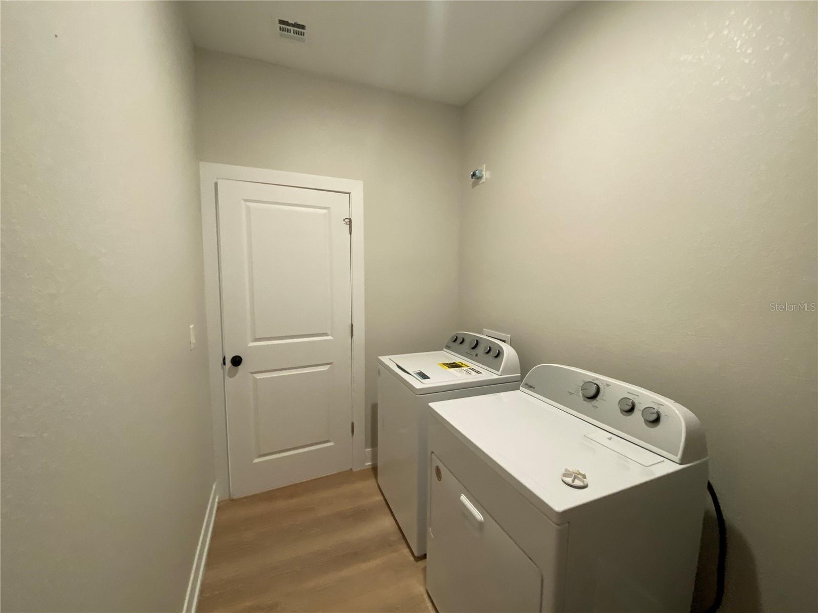 Image 10 of 12 For 10524 Pendleton Avenue