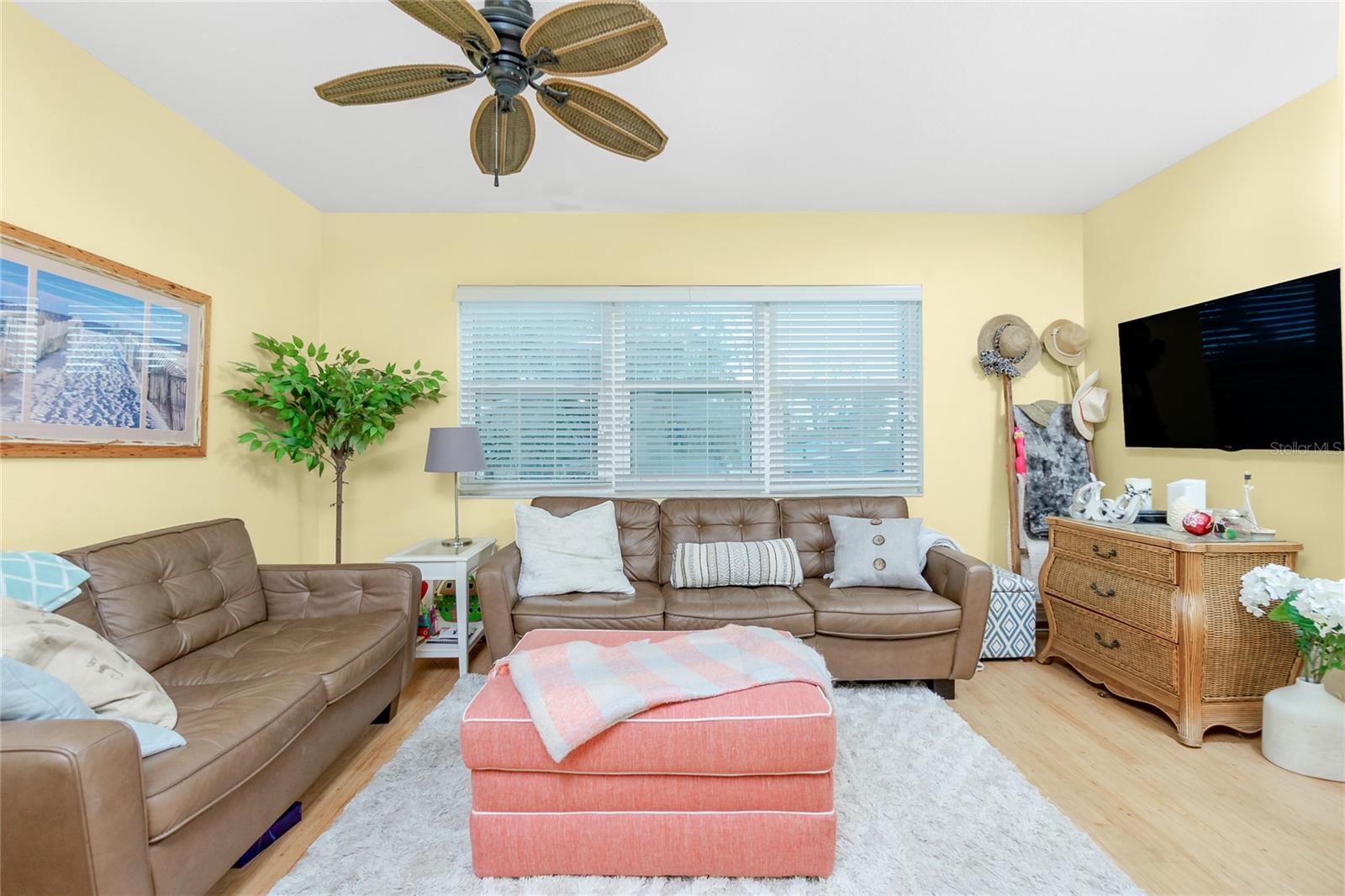 Image 8 of 29 For 1285 Gulf Boulevard 4