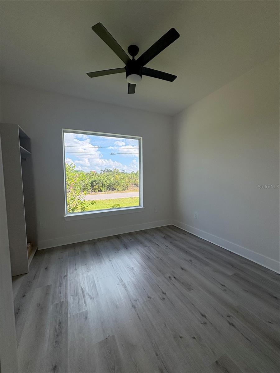 Image 11 of 19 For 15384 Hennipen Circle