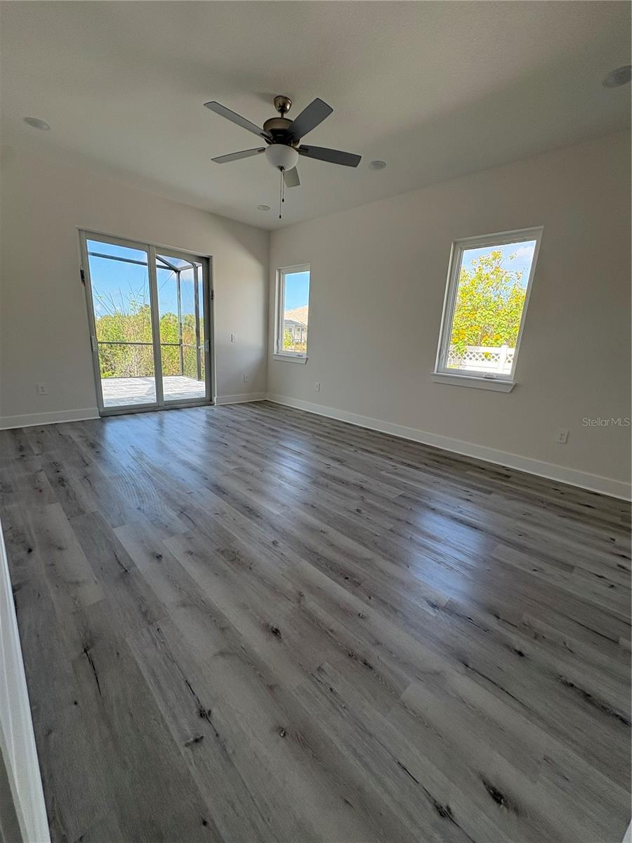 Image 11 of 18 For 14681 Keystone Boulevard