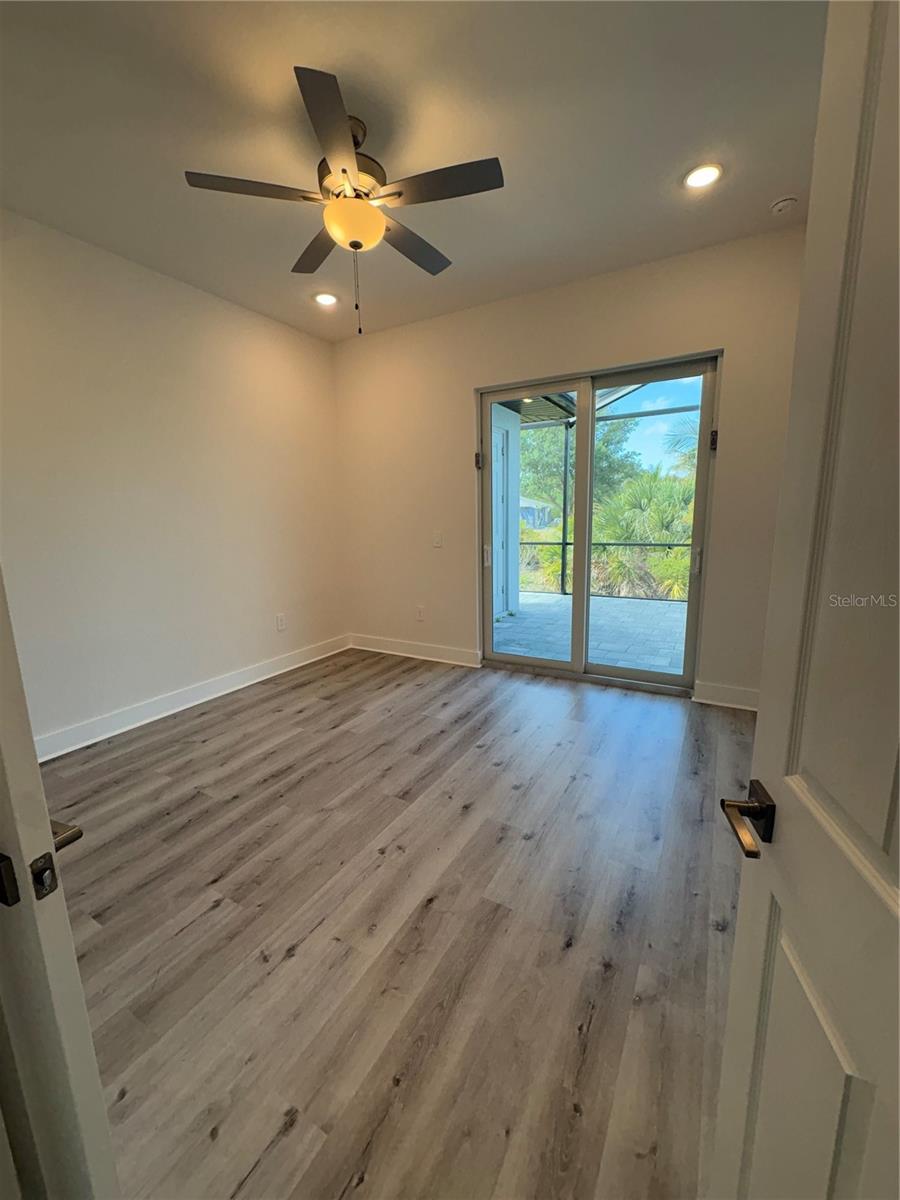 Image 13 of 18 For 14681 Keystone Boulevard