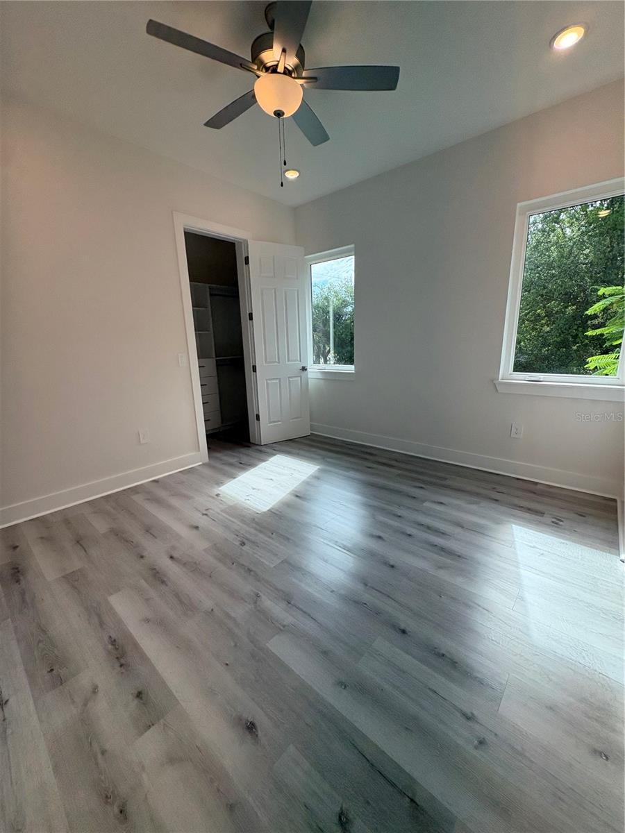 Image 16 of 18 For 14681 Keystone Boulevard