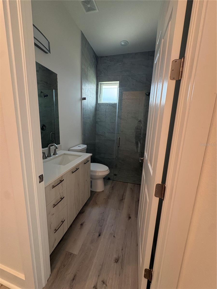 Image 17 of 18 For 14681 Keystone Boulevard