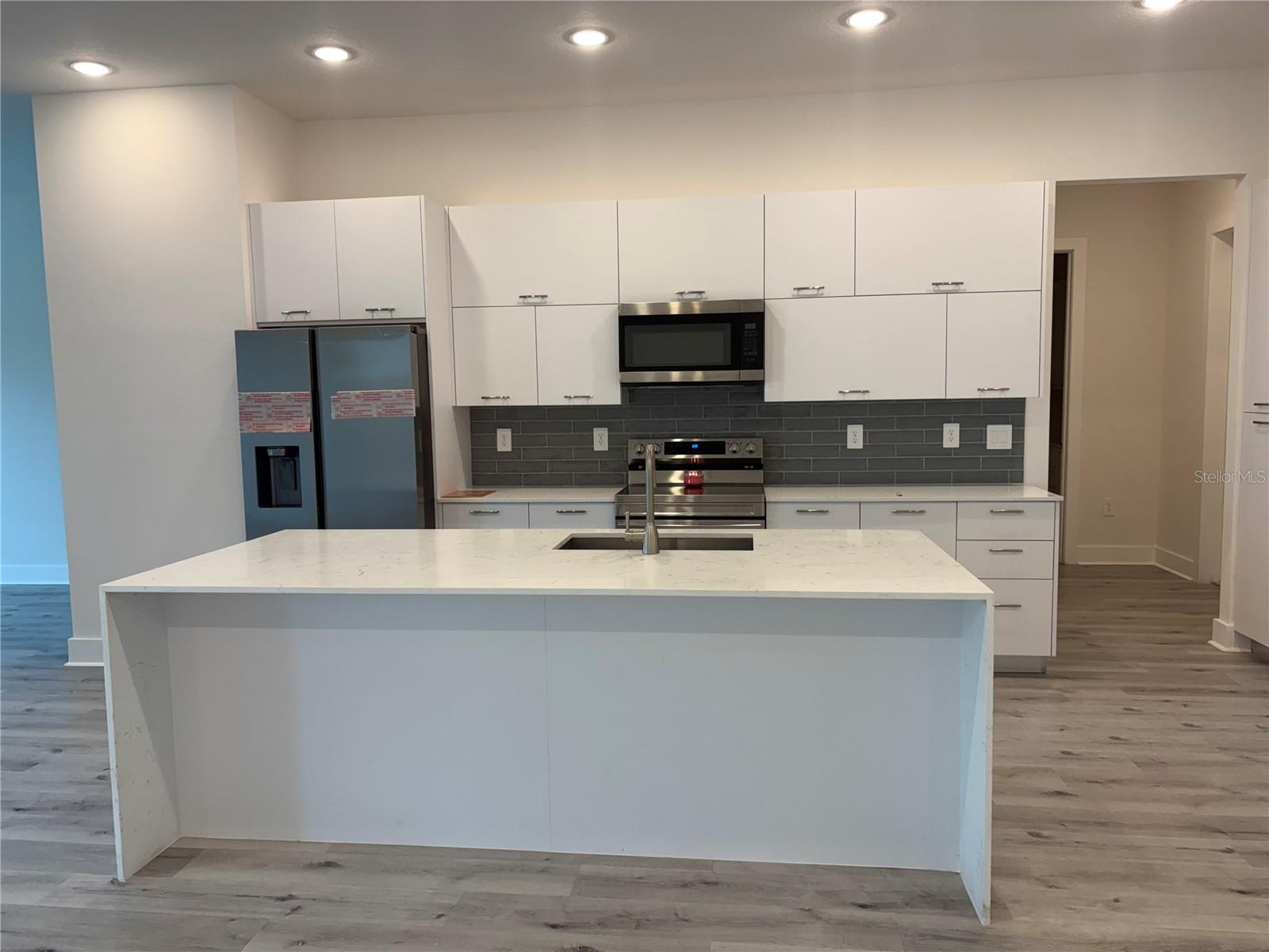 Image 3 of 18 For 14681 Keystone Boulevard